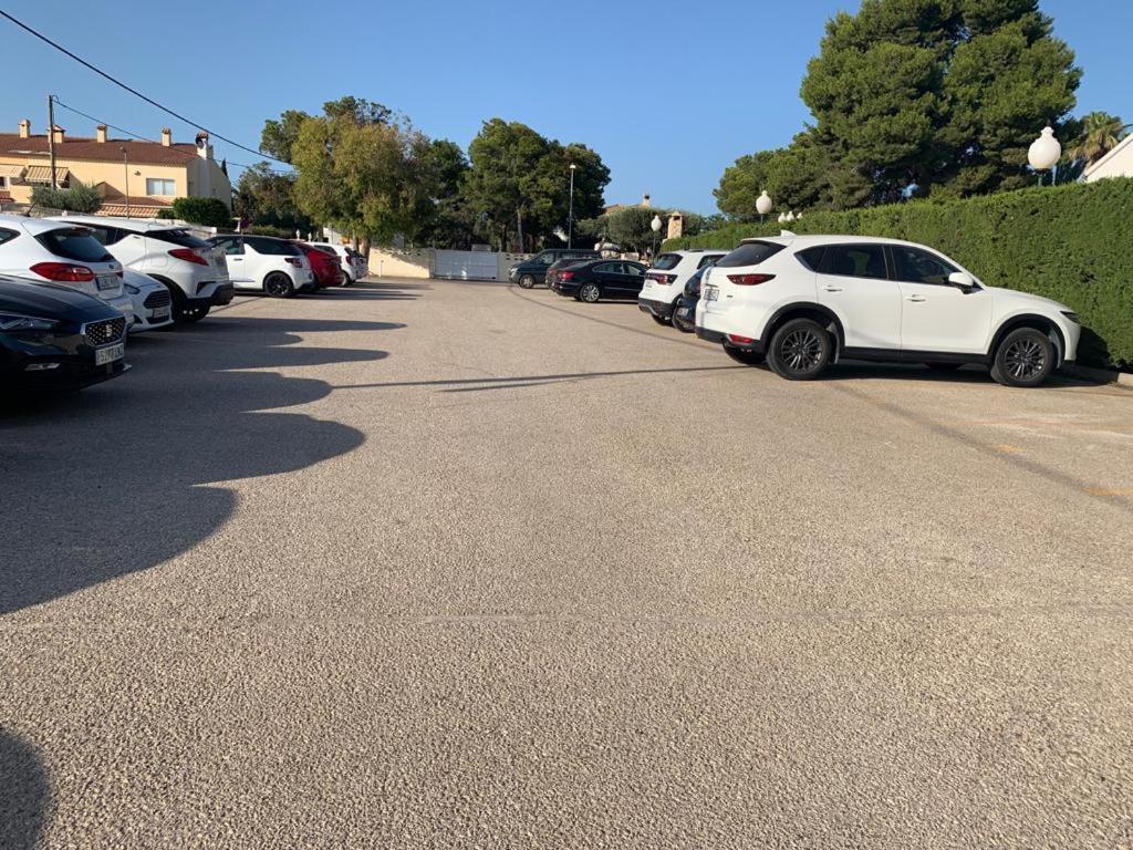 Apartment Con Piscina Y Parking *